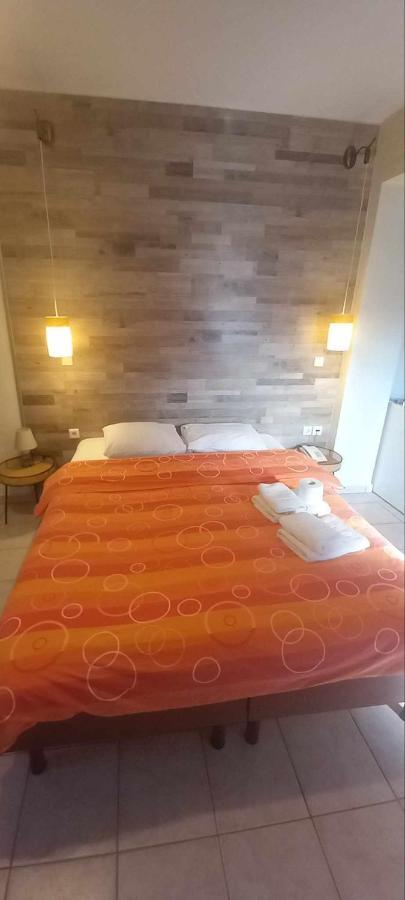 Voreas Hotel Káto Loutrákion 외부 사진