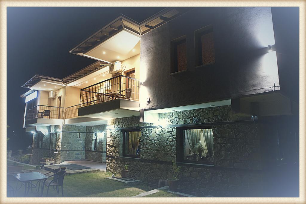 Voreas Hotel Káto Loutrákion 외부 사진