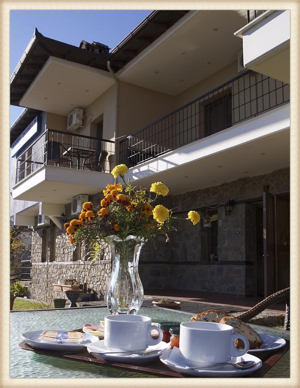 Voreas Hotel Káto Loutrákion 외부 사진